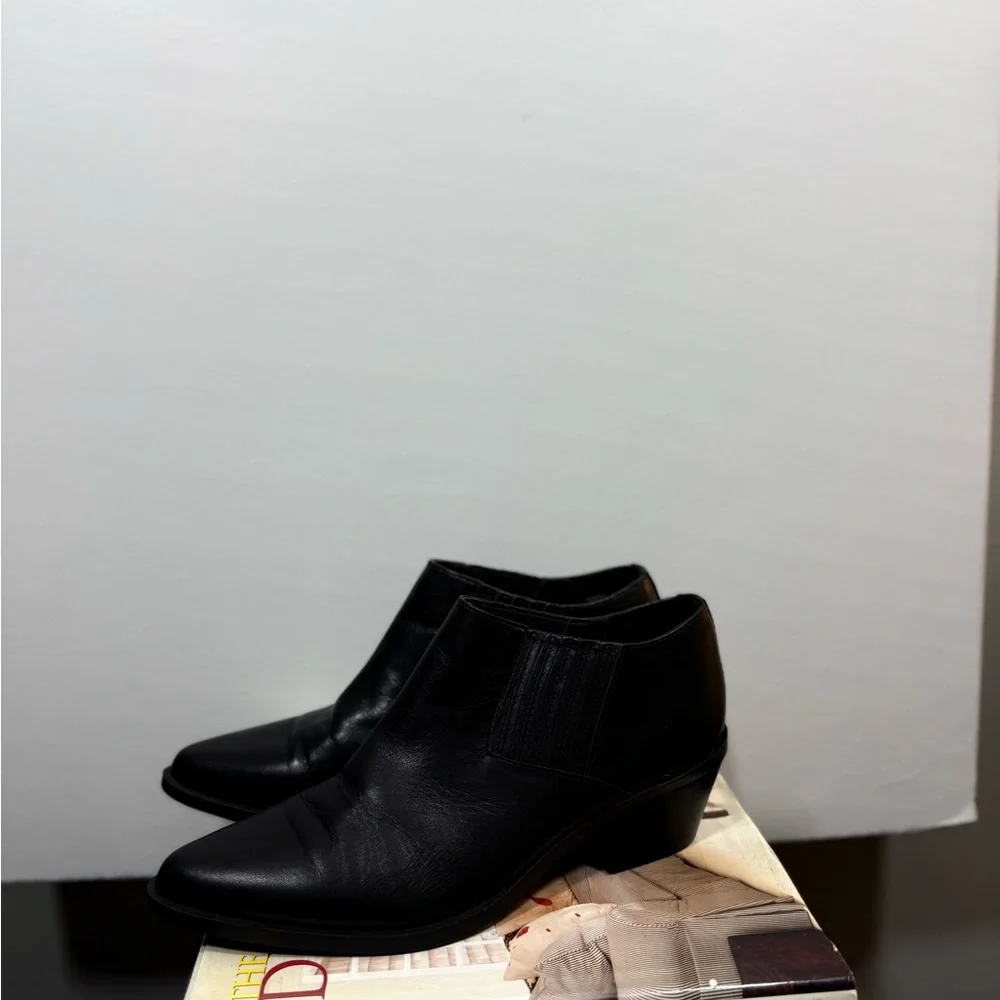 Steve Madden Size 8.5 Black Ankle Booties - Picture 2 of 14